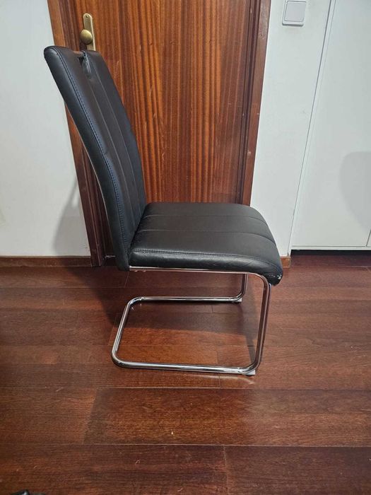 Conjunto mesa e cadeiras escritório