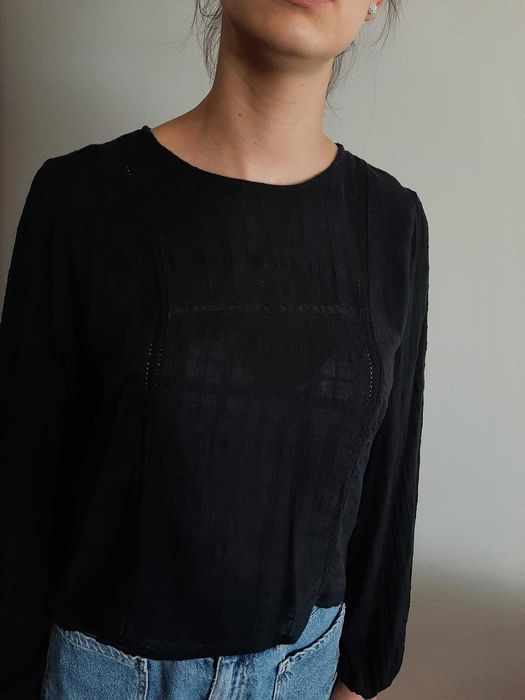 Camisola com pormenor de bordado inglês