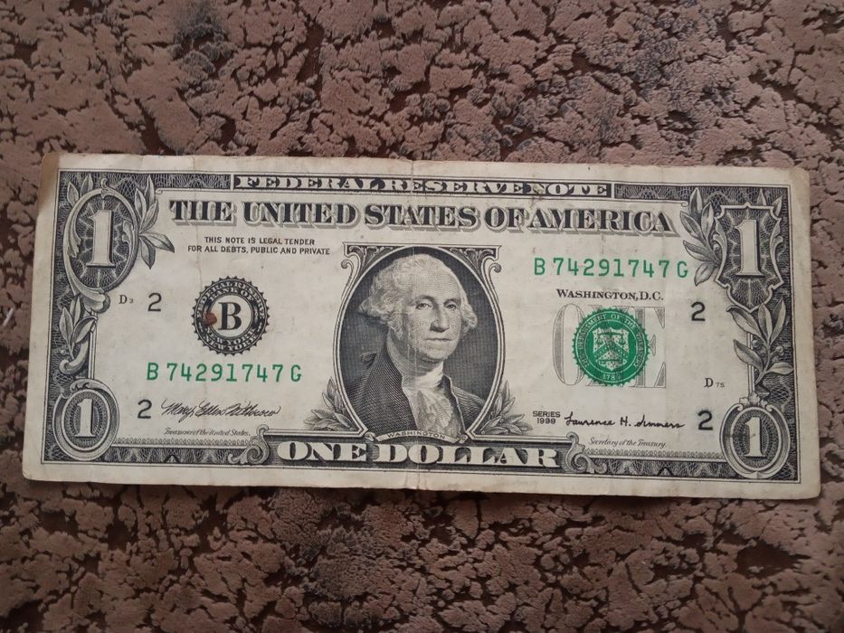 Продам доллар США 1999