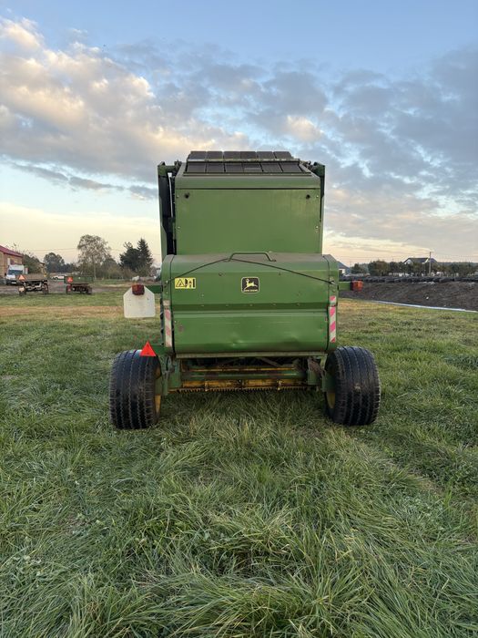 Prasa John Deere 590