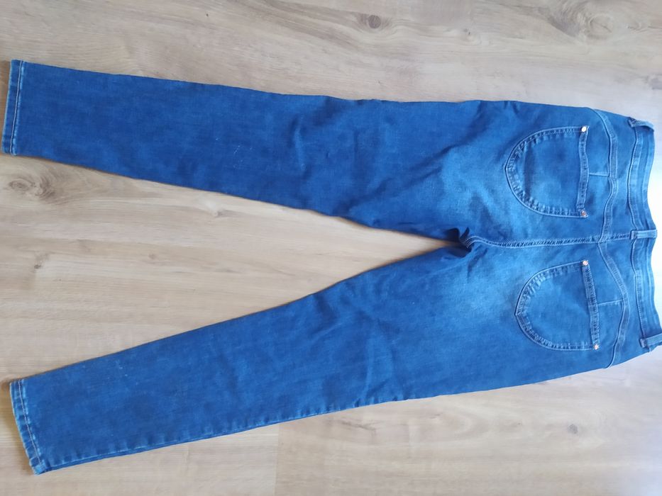 Jeansy push up Mohito 40