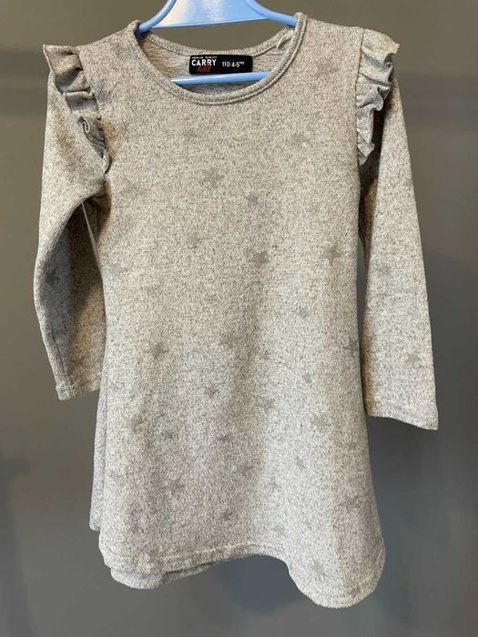 śliczna sukienka świąteczna, zimowa w gwiazdki rozmiar 110cm