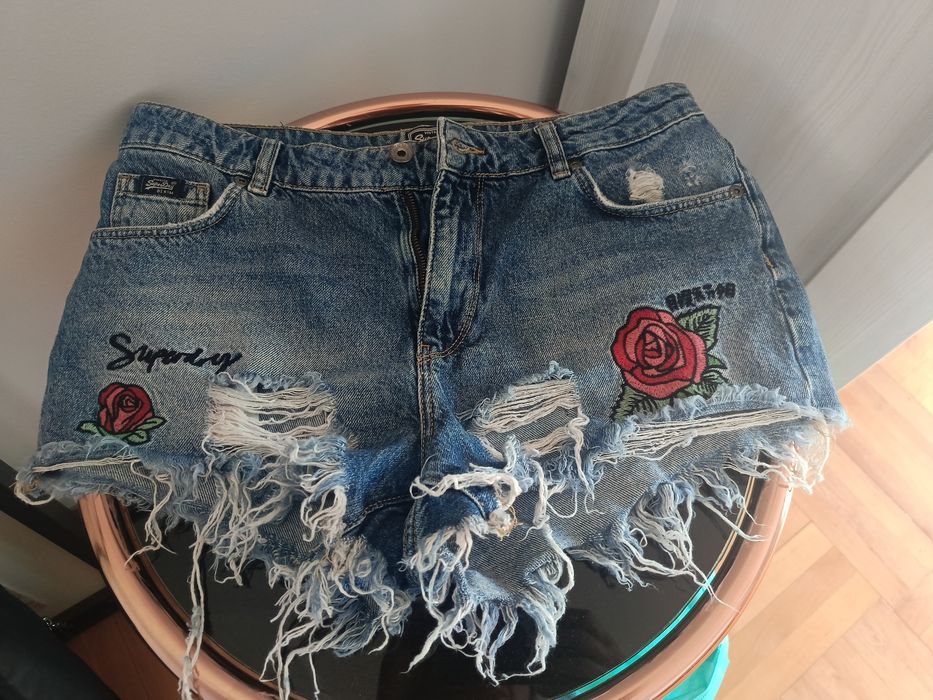 Szorty spodenki superdry vintage róże M