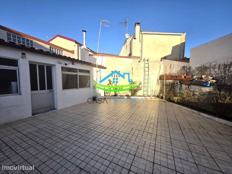 Moradia T4 com Garagem e Terraço em Tavarede
