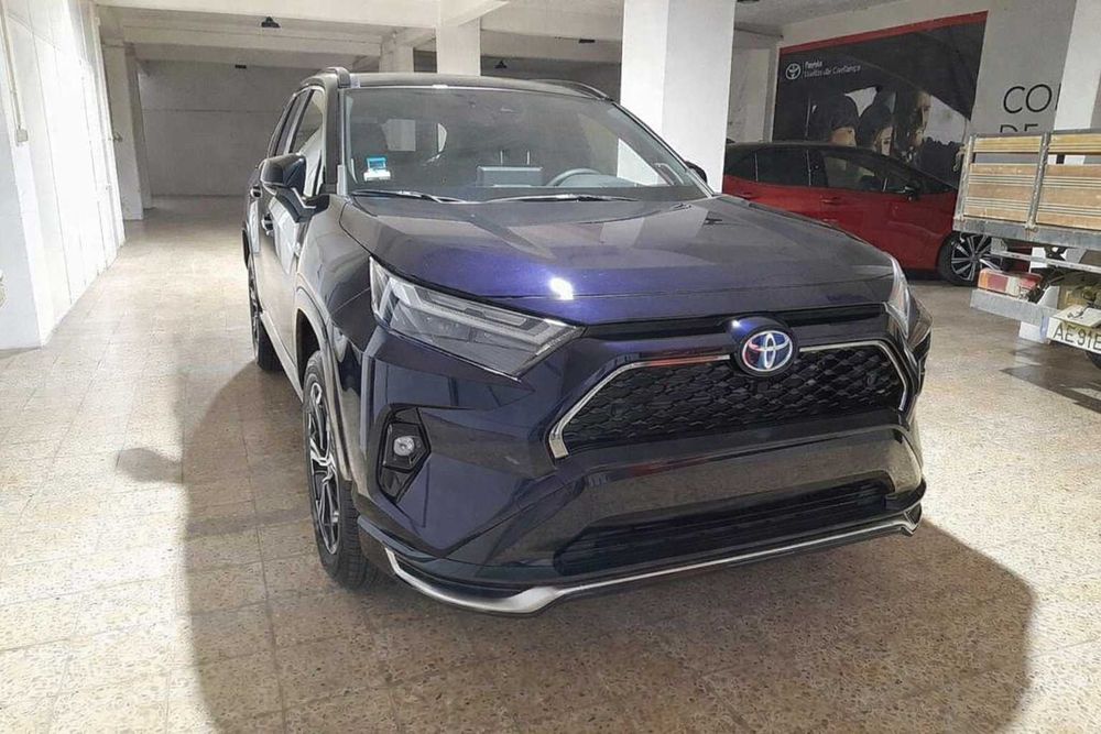 Toyota Híbrido Plug-in 2022 – FULL EXTRA – Teto panorâmico