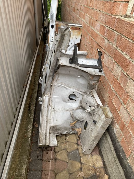 Sprinter 906 лонжер стойка передній лівий та правий