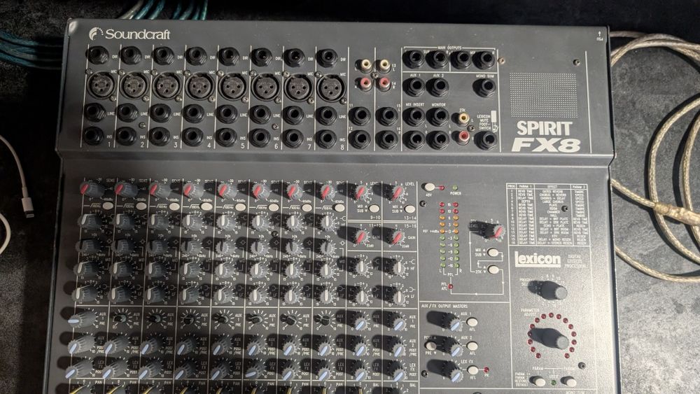 Мікшерний пульт Soundcraft SPIRIT FX8