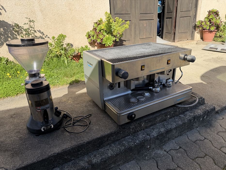 Maquina de Cafe + Moinho Profissional