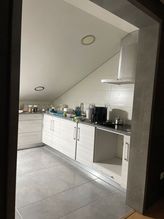 Arrenda-se quarto em Leiria