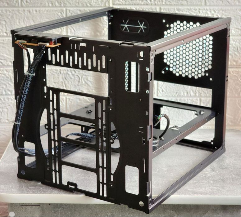 Корпус для ПК Thermaltake Core V21 (mATX)