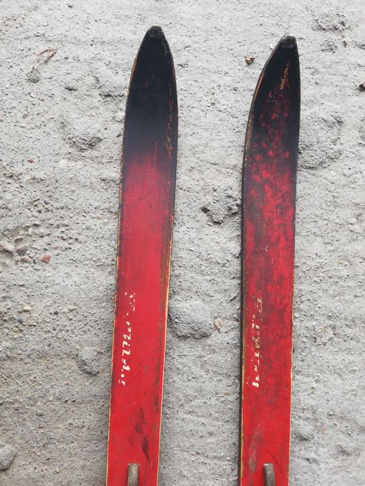 Narty z lat 60 zabytek