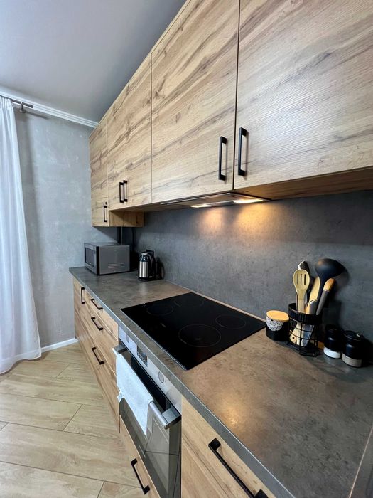 Гарна! 2 КІМНАТНА квартира з сучасним ремонтом, біля Обласної Лікарні