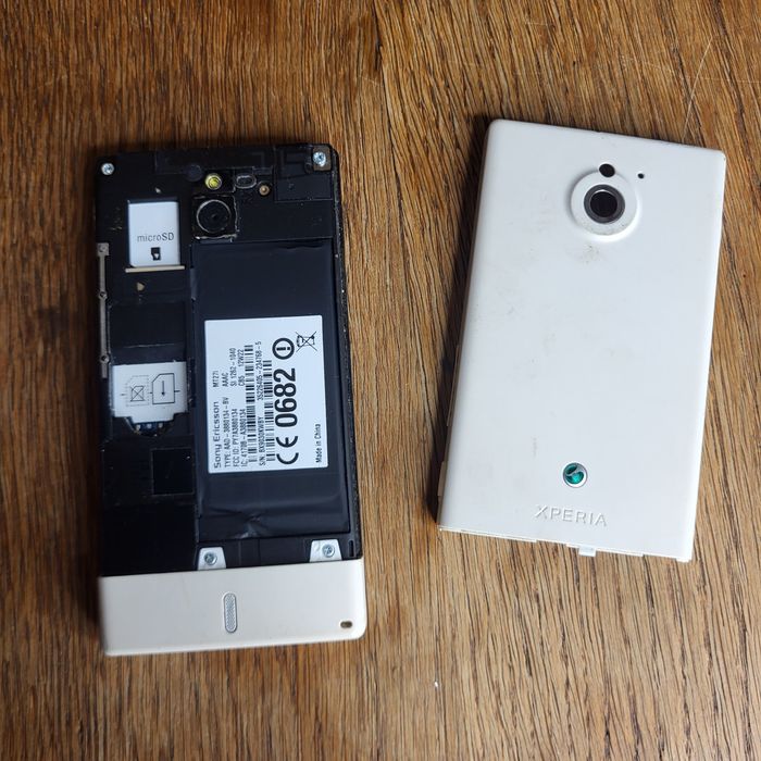 Stara telefon Sony Xperia MT27i ¹⁹³