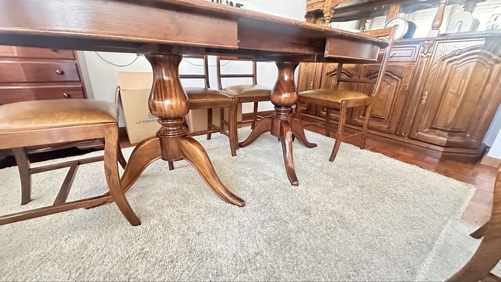 Mesa com cadeiras