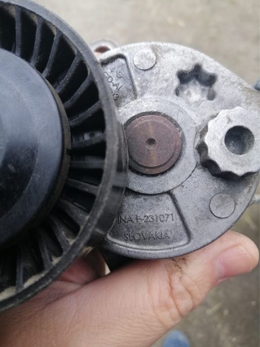 Ролик натяжний Mercedes