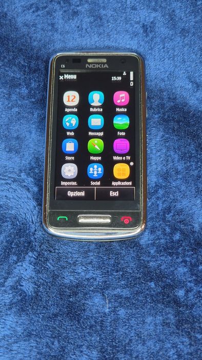мобільний телефон Nokia C6-01