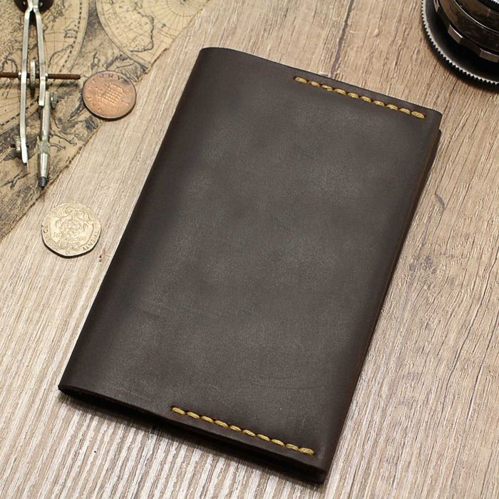 Etui na paszport z godłem z grawerem skórzane handmade