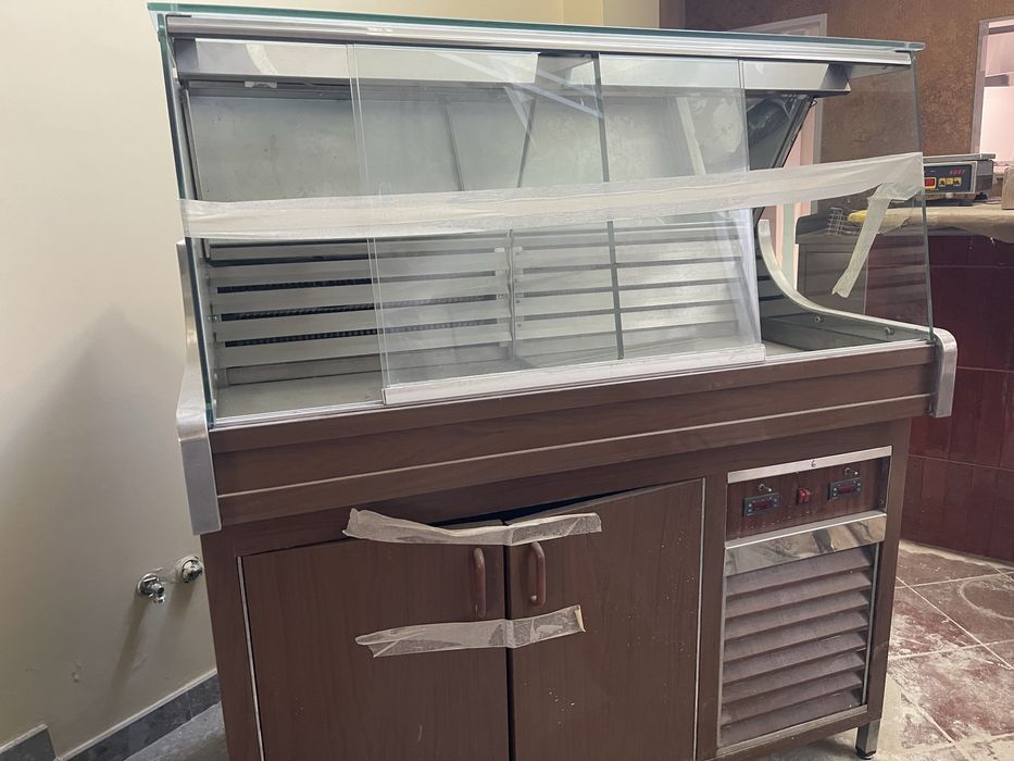 Vitrine refrigerada em castanho