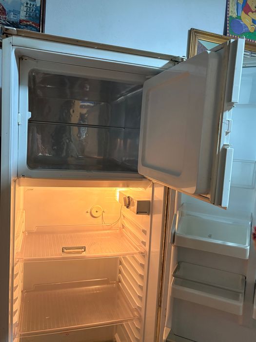 Frigorífico Ariston de encastre