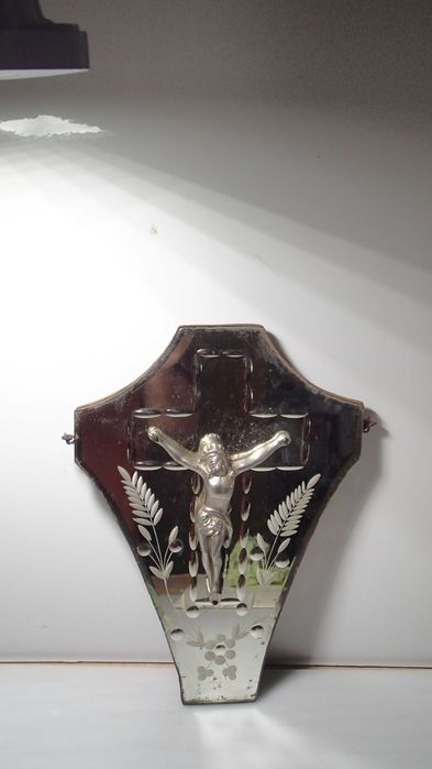 Crucifixo antigo em metal