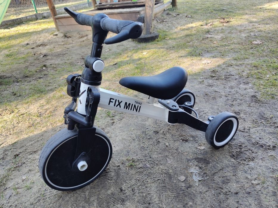 Rowerek trójkołowy biegowy na pedała