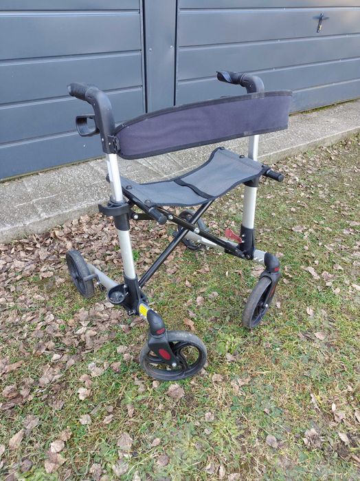 Aluminiowy balkonik/chodzik dla starszych osób