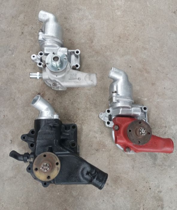 Крышки коробки роздатки Уаз,вилки Кпп,помпы,кулисы,рычаги,муфты,штоки.