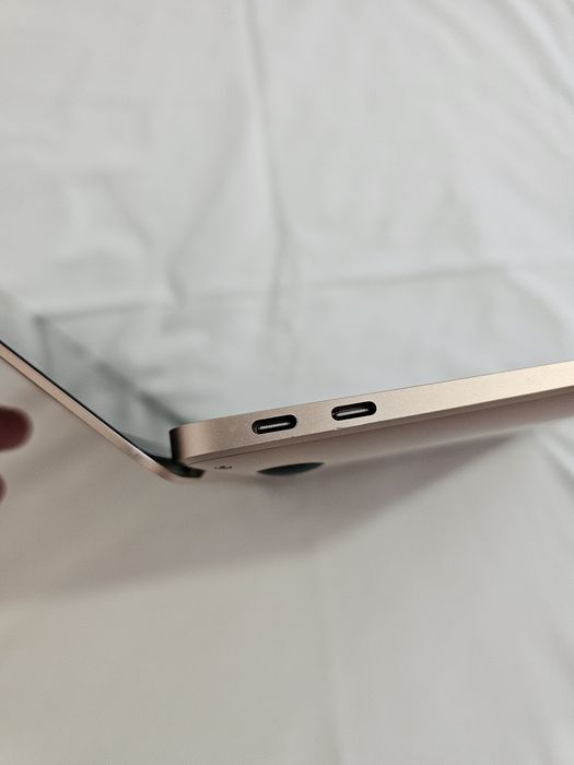 MacBook Air M1 2020 Dourado - 8GB 256GB