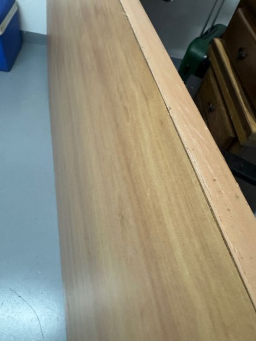 Mesa de madeira – formato oval