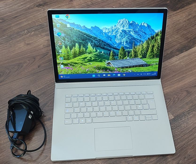 Microsoft Surface Book 2, 15", i7, GTX 1060