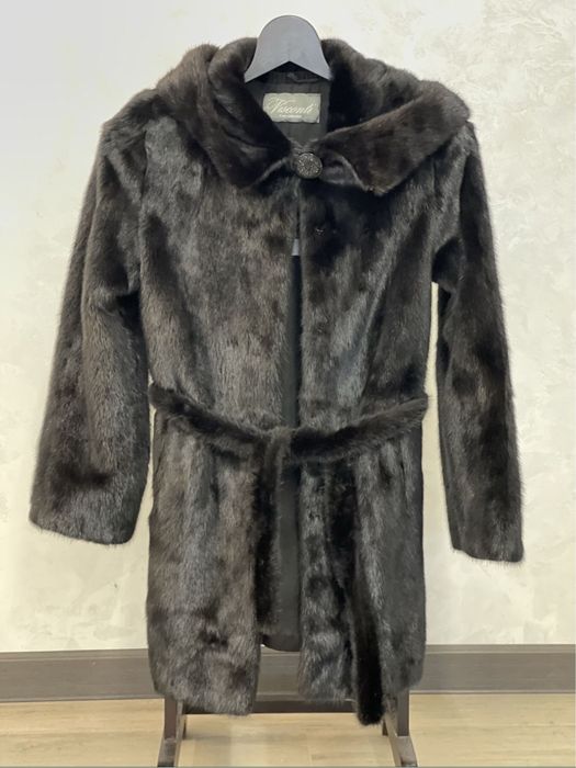 Продам норкову шубу