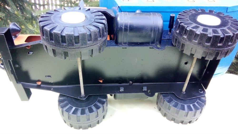 Машина игрушечная БМЗ (Брянск). Металл.