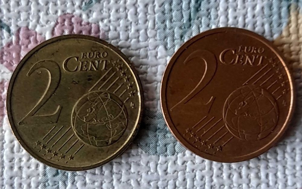 Moeda 2 Centimos Cor Diferente