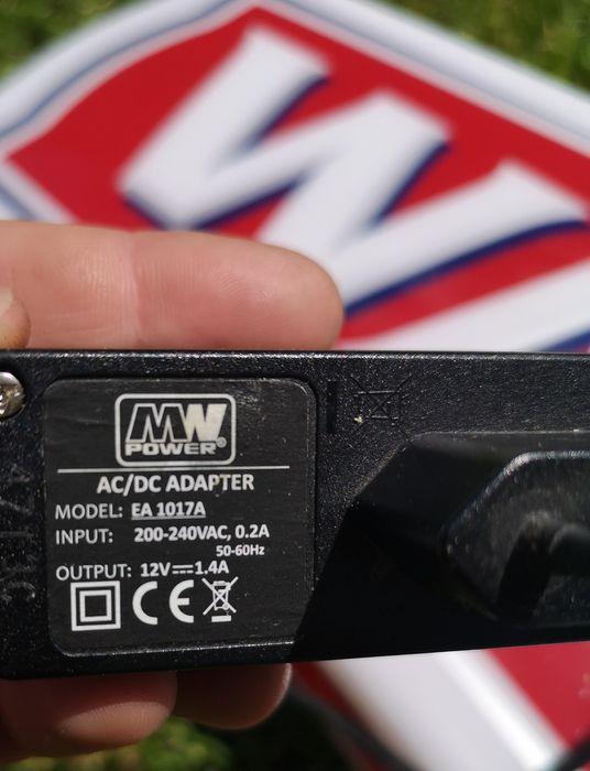 Nowy Neon Warka do wewnątrz