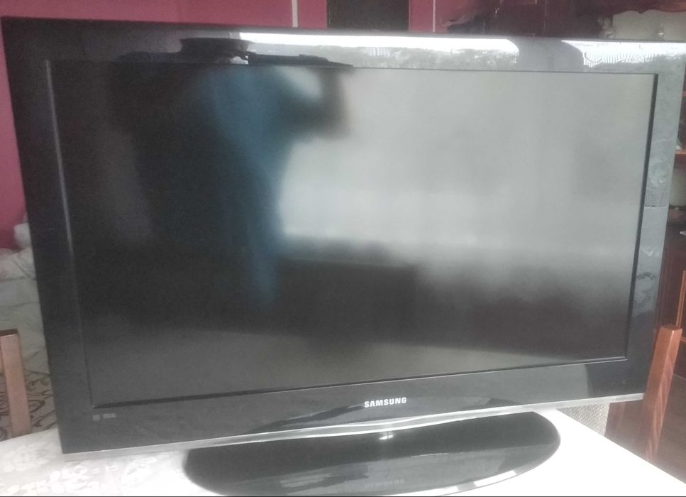 Telewizor SAMSUNG 37 cala
