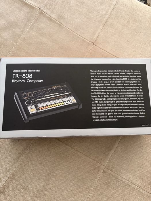 Caixa de Ritmos Roland TR-08
