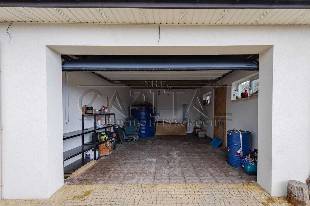 Аренда дома недалеко от центра с бассейном!