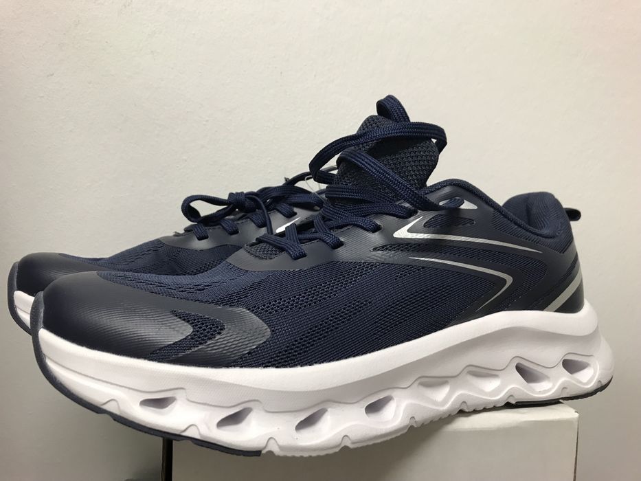 Buty sportowe r. 43 – wkładka 28 cm – granatowe, Memory Foam