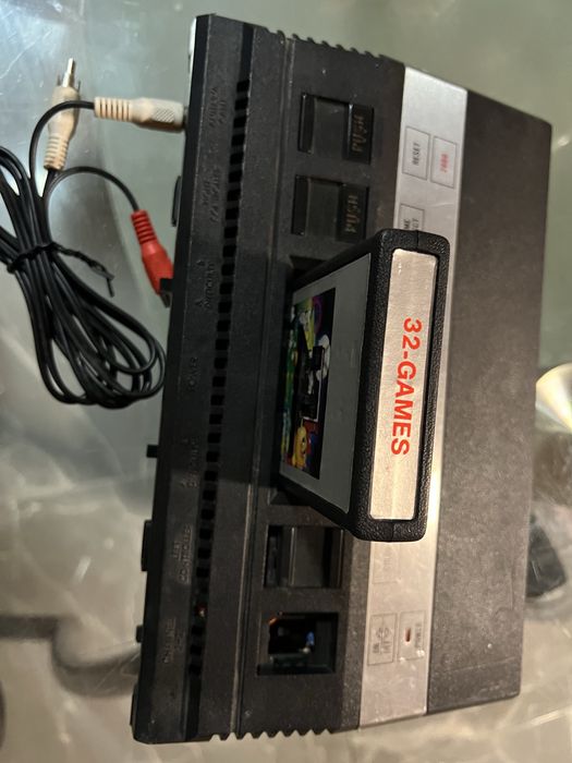 Atari 2600 sem cabos sem comando com jogo raro