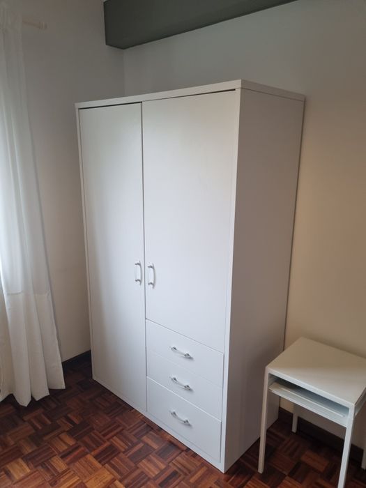 Guarda Fatos Roupeiro