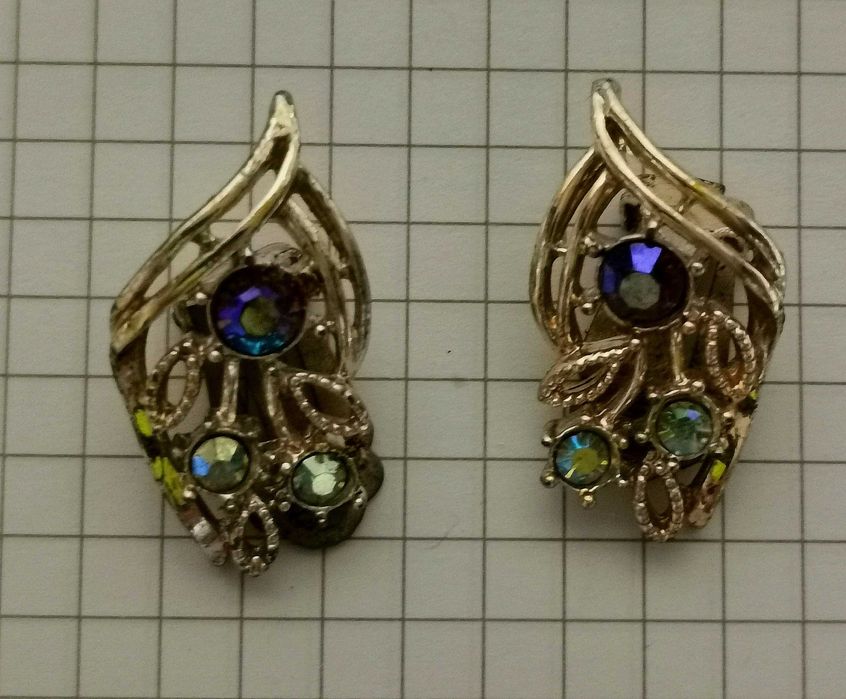 Распродаю старые украшения для женщин