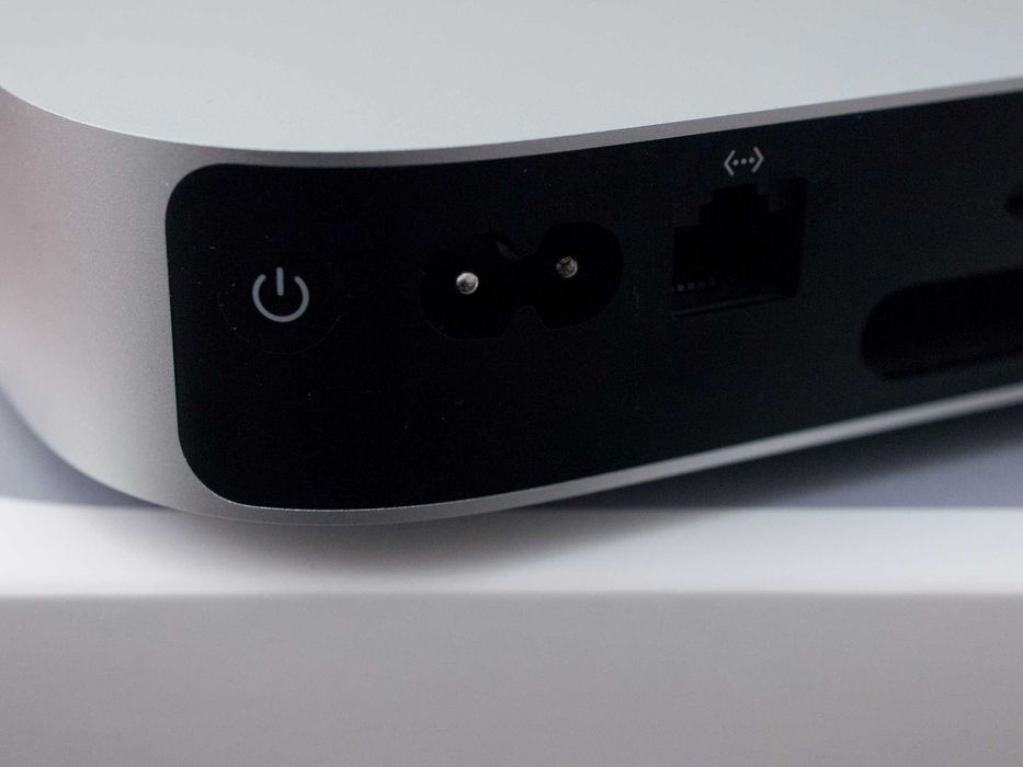 Apple Mac Mini M2 2023 (8-Core, 8Gb, 256Gb SSD) + Mouse Logitech B100