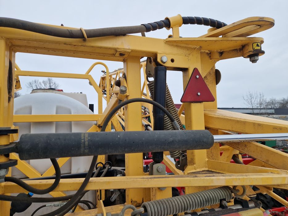 Причіпний  оприскувач "Кронос"