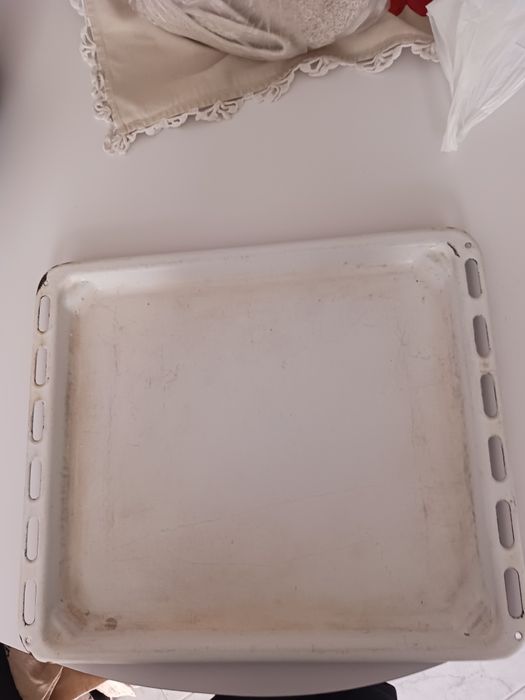 Tabuleiro  de forno  em esmalte.