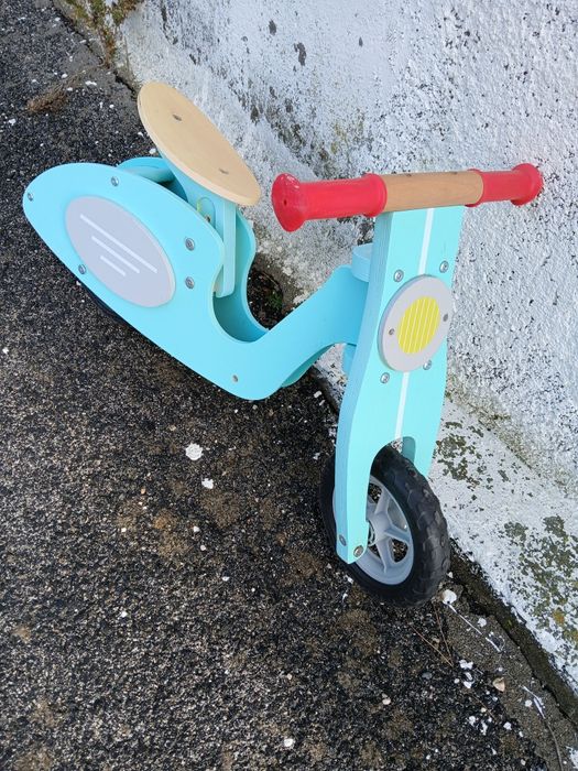 Bicicleta sem pedais imaginário