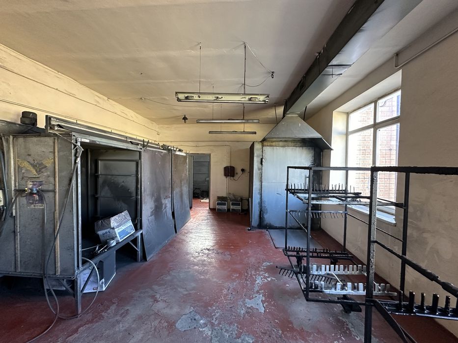 Здається в оренду виробниче приміщення.