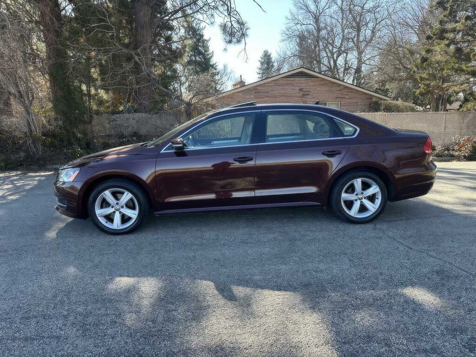 Volkswagen Passat SE      2013