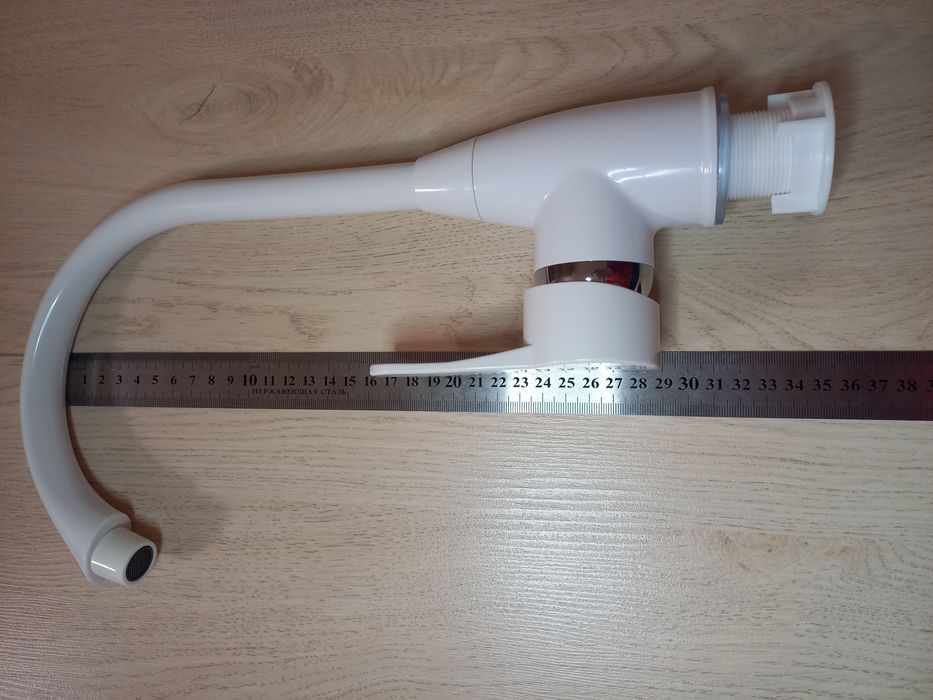 Набор смесителей для ванны кухни и умывальника белого цвета/змішувачі