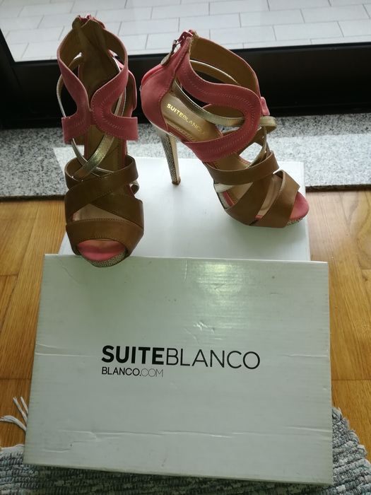 Sandálias Senhora salto alto (negociável)