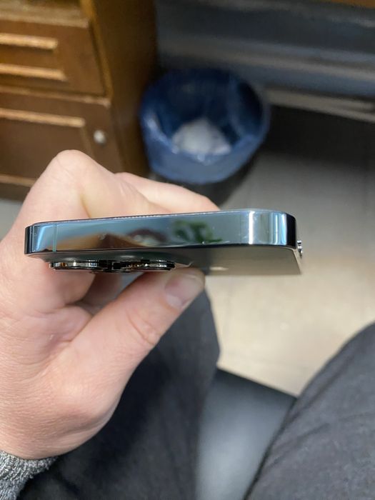 Продам Iphone 13 pro